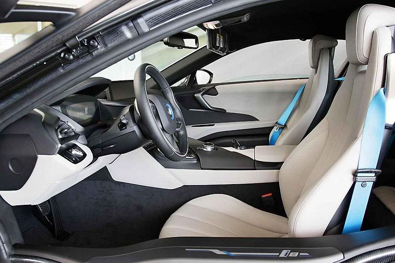 BMW i8 ve službách Policie ČR.