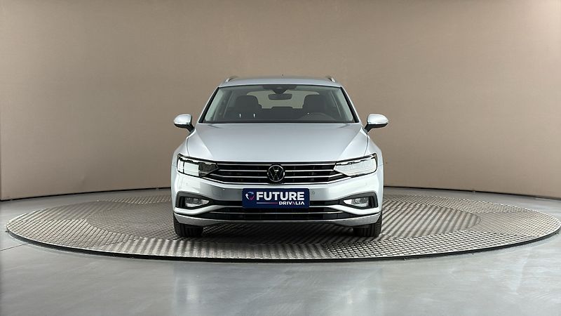 Volkswagen Passat 2.0 TDI DSG Elegance Variant - fotka 3 z 27