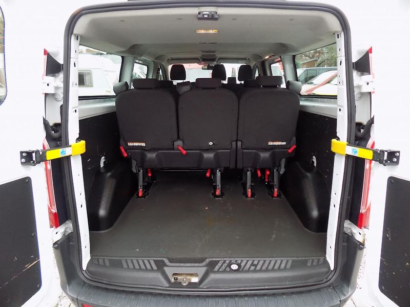 Ford Transit Custom 2,2 TDCI 92 KW L2H1 9 MÍST - fotka 24 z 50