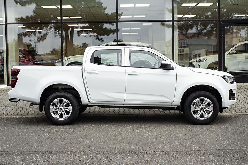 Isuzu D-Max (2026) 2,2 D AT DoubleCab 4x4  LS - fotka 5 z 21