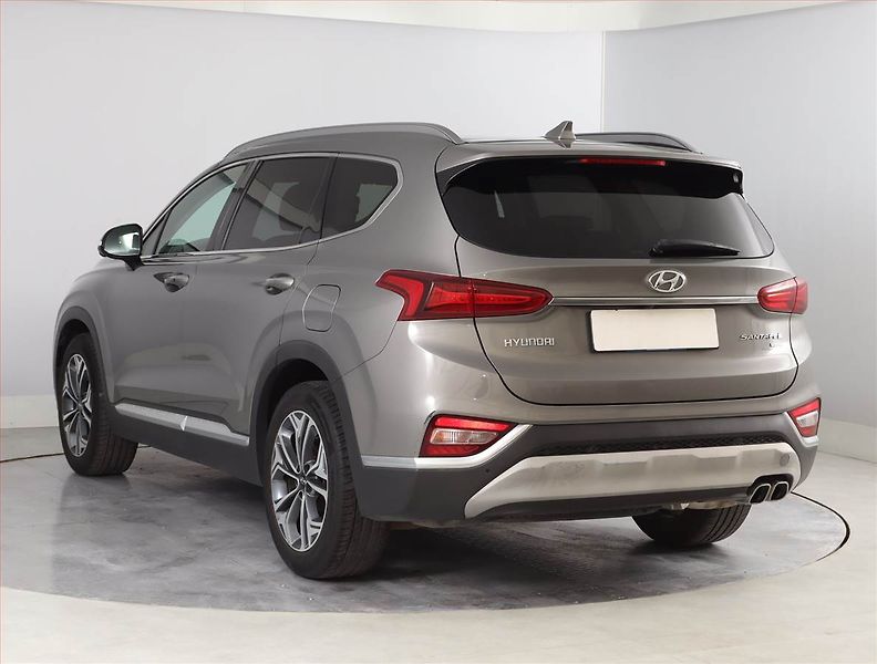 Hyundai Santa Fe (2019) 2.2 CRDi - fotka 4 z 23