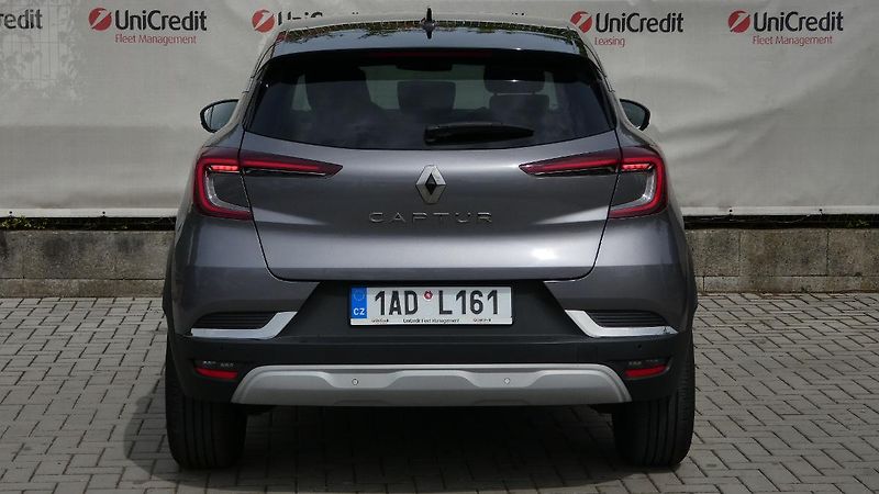 Renault Captur 1,3  TCe 140 Techno EDC - fotka 4 z 22