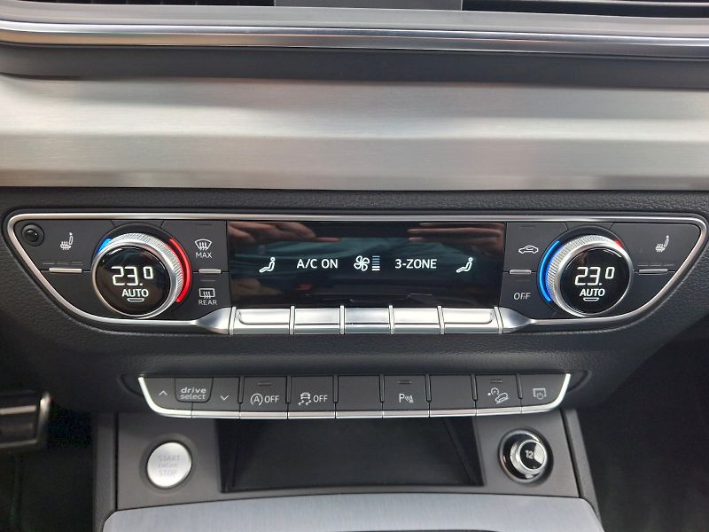 Audi Q5 (2020) S-Line DSG Quattro 2.0TDi 140k - fotka 30 z 35