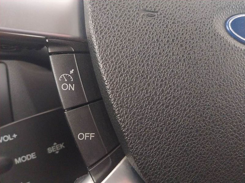 Ford Focus (2006) Ghia 1.6 16V, slušný stav - fotka 18 z 20