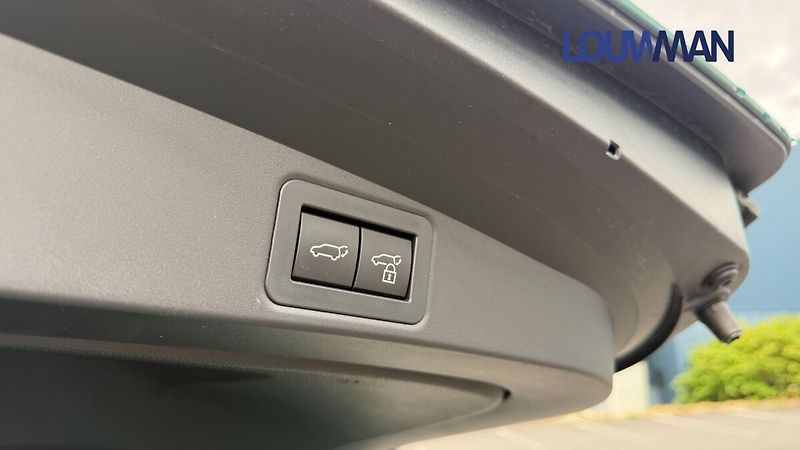Toyota Corolla 2.0L HEV CVT GR SPORT - fotka 13 z 26
