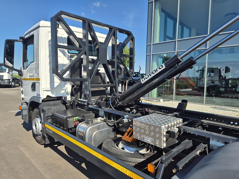 MAN TGL TRAKTOR NOSIČ KONTEJNERU - fotka 8 z 26