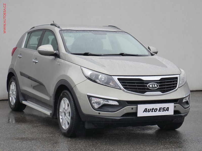 Kia Sportage (2012) 2.0 CRDi 4x4, ČR, AT, park - fotka 1 z 21