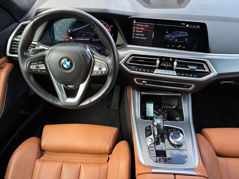 BMW X5 (2021) xDRIVE 40i 245kW 4x4 CZ DPH - fotka 10 z 11