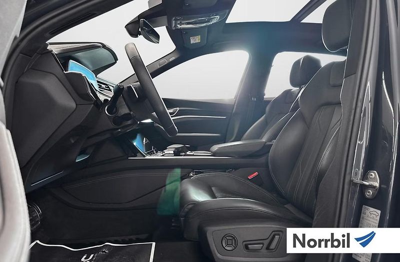 Audi Q8 e-tron 55 Q 360k 4 zóny Pano Matrix - fotka 9 z 22