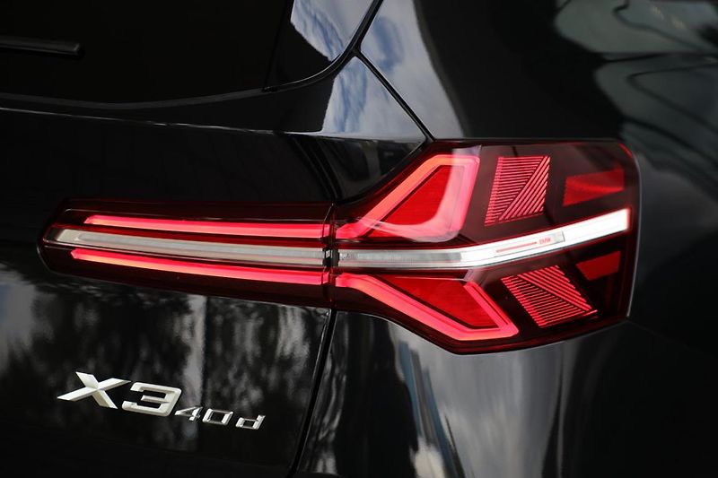 BMW X3 xDrive 40d - fotka 18 z 18
