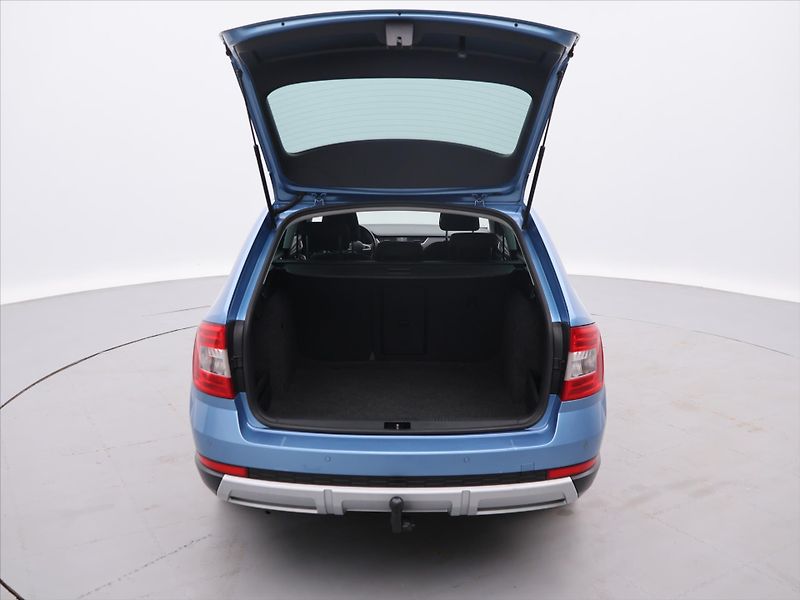 Škoda Octavia 2,0 TDI 135kW DSG 4x4 Scout - fotka 8 z 28