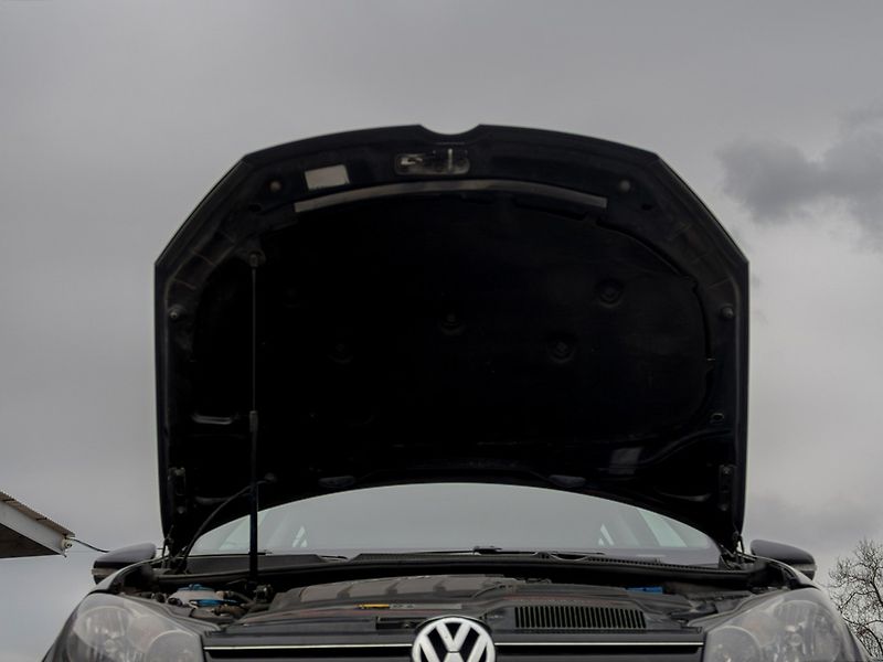 Volkswagen Golf (2012) 1.6TDI 77KW – SERVIS - fotka 38 z 46