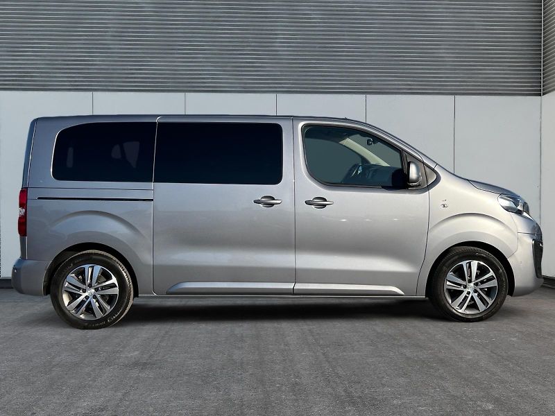 Peugeot Traveller (2021) L2 8MÍST 2.0HDi 130kW TAŽNÝ CZ - fotka 6 z 31