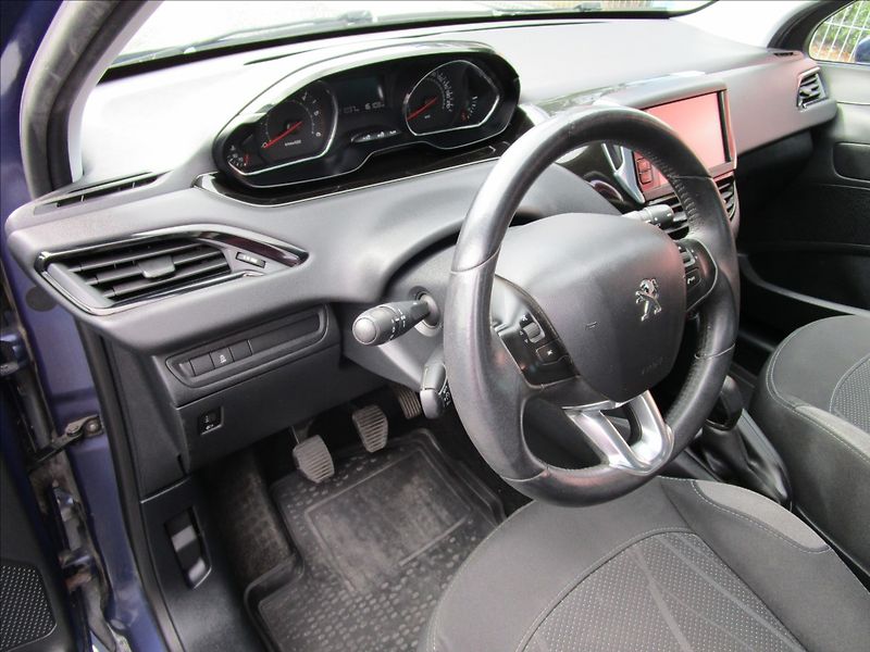 Peugeot 208 1.4HDi  Klima, 2. maj. - fotka 10 z 36