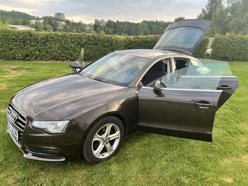 Audi A5 2.0TDI 100KW,TZ,DIGI,XENONY - fotka 25 z 49