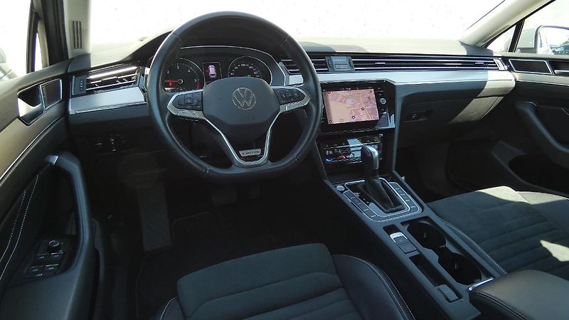 Volkswagen Passat 2.0 TDI 147kW BMT 4MOT DSG Ele - fotka 5 z 24