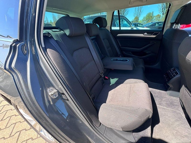 Volkswagen Passat (2015) B8 DSG 2,0 110KW ROZV. BEZ ADB - fotka 36 z 50