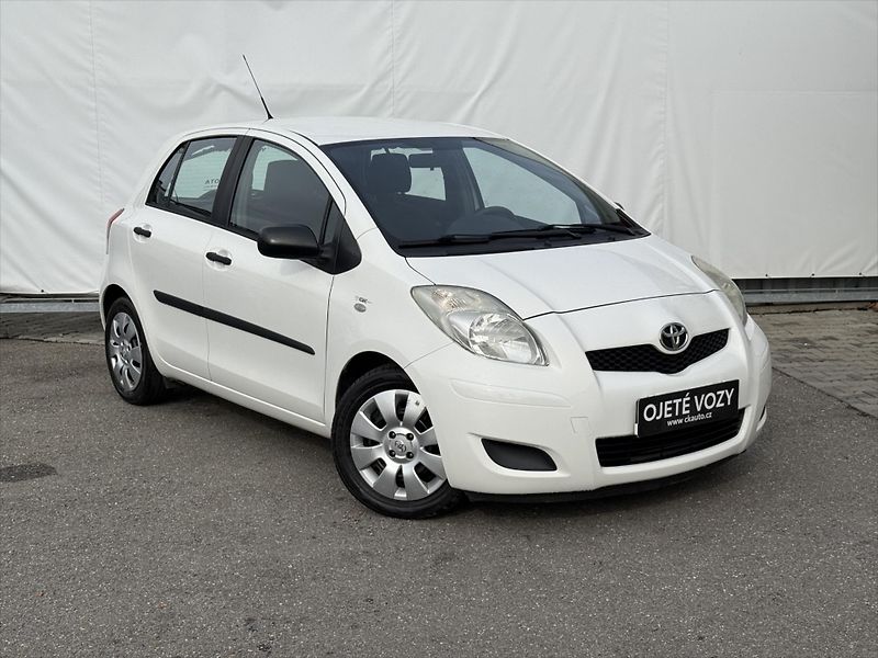Toyota Yaris 1,3 Terra Cool - fotka 3 z 14