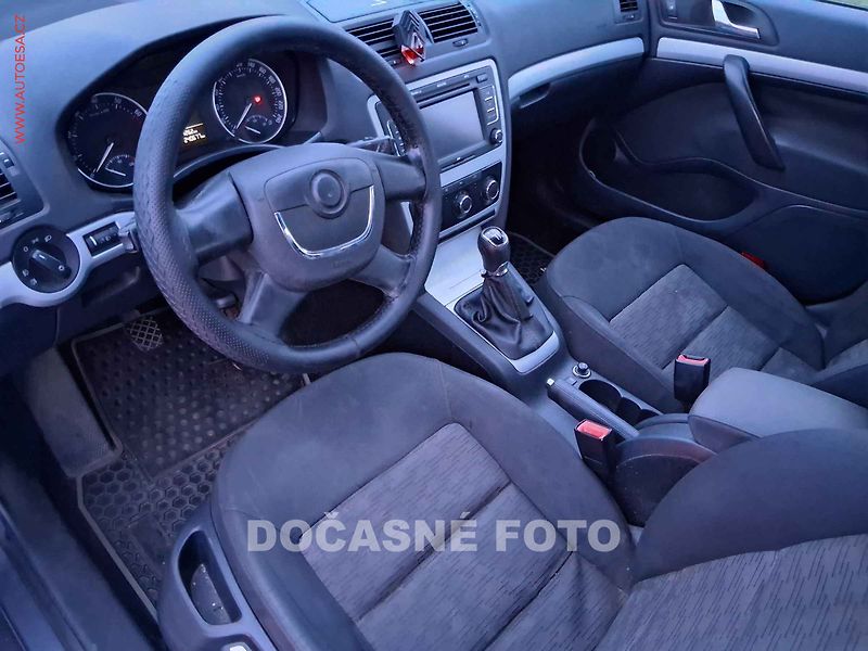 Škoda Octavia (2009) 1.4 TSI, ČR, AC, temp - fotka 3 z 3
