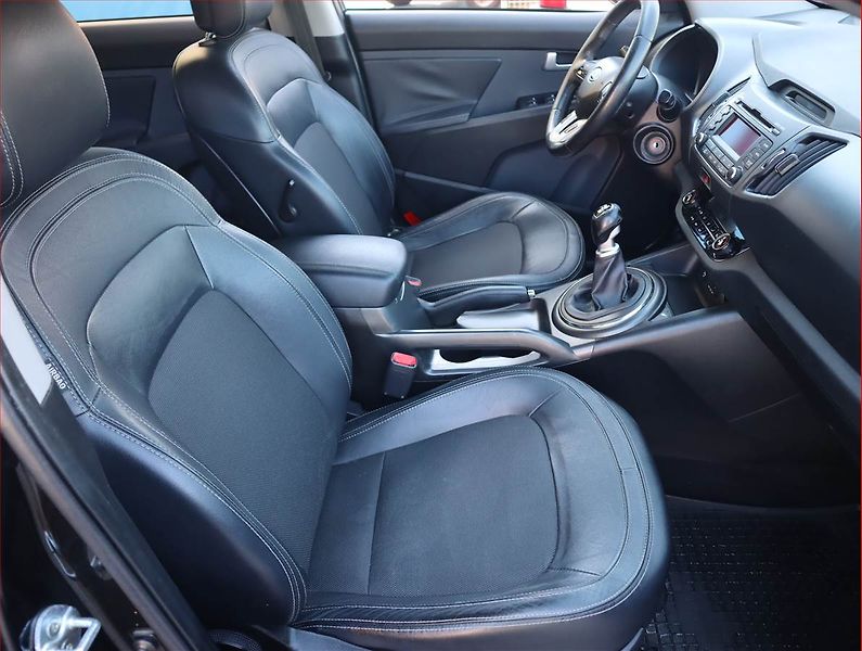 Kia Sportage (2011) 1.7 CRDi, Tempomat - fotka 9 z 17
