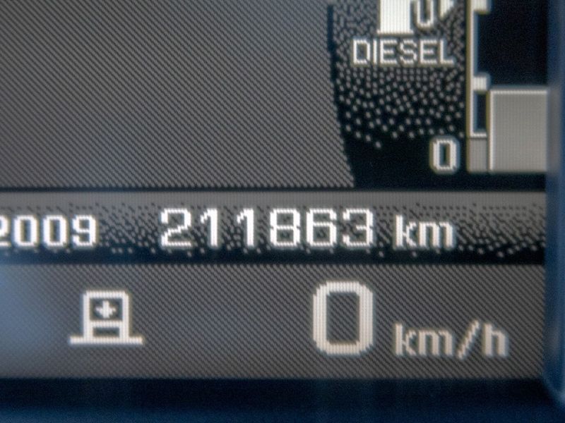 Land Rover Discovery (2009) 3.0D 180KW 4x4 – PO ROZVODECH - fotka 25 z 59