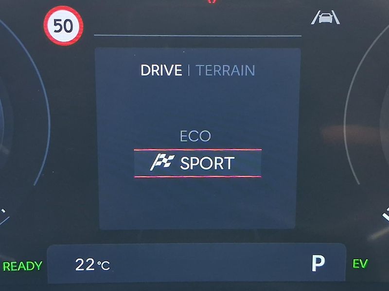 Hyundai Tucson STYLE 1.6 T-GDi HEV 4x4 158 kW - fotka 26 z 32