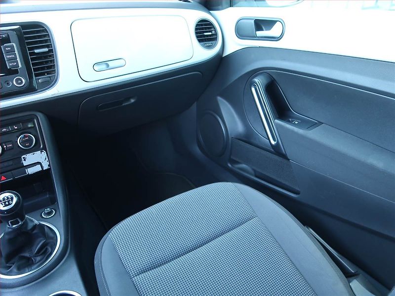 Volkswagen Beetle (2014) Design 1.2 TSI, Navi, Tempomat - fotka 8 z 16
