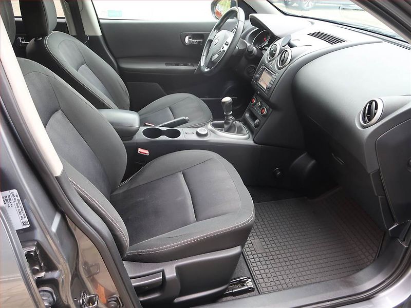 Nissan Qashqai (2013) 1.6 dCi, 4X4, Navi, Xenony - fotka 9 z 17