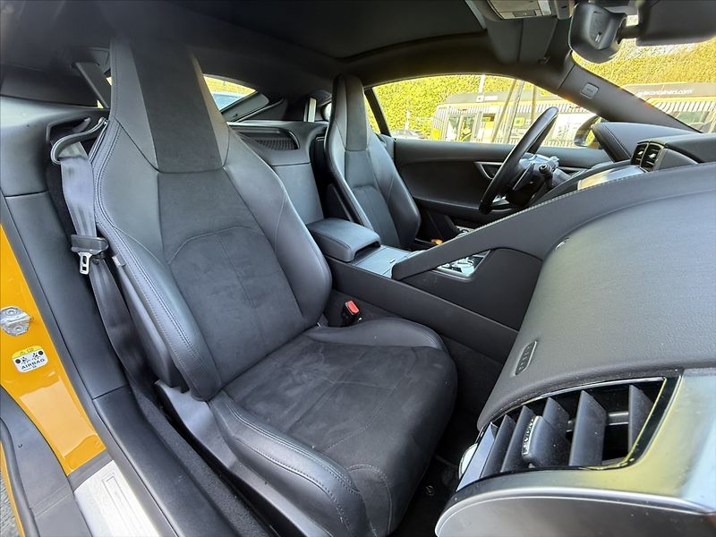 Jaguar F-Type 5,0 R-DYNAMIC P450 RWD - fotka 19 z 19