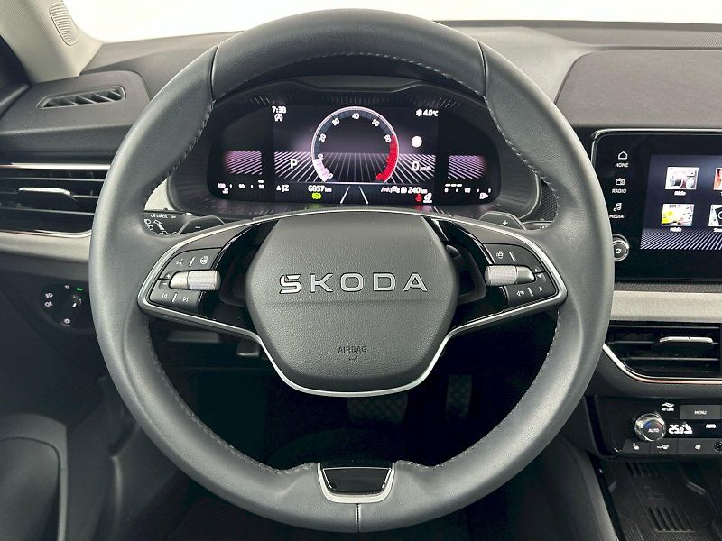 Škoda Scala (2025) DSG 1.0TSI 85kW Top Selection - fotka 9 z 28