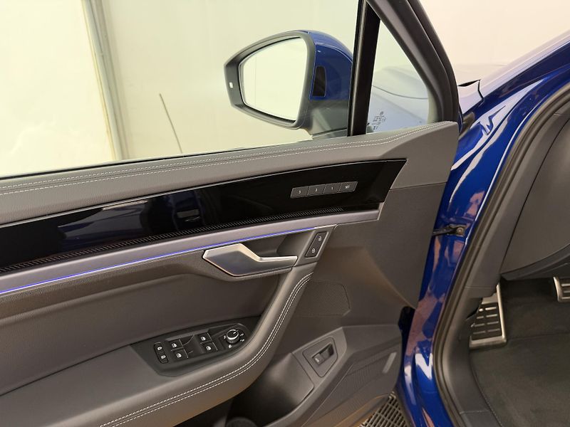 Volkswagen Touareg 3.0Tdi*210kw*DPH*Final Edition - fotka 9 z 47