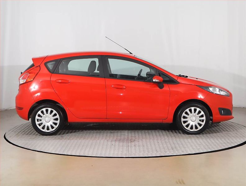 Ford Fiesta (2015) 1.25, Vyhř. sedaček - fotka 6 z 14