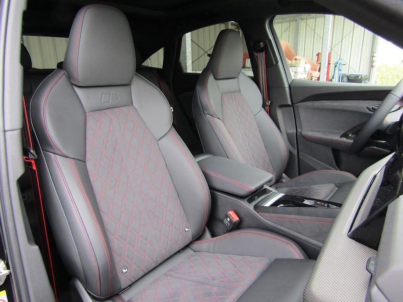 Audi Q5 (2025) 2,0 TDI quattro - fotka 22 z 30