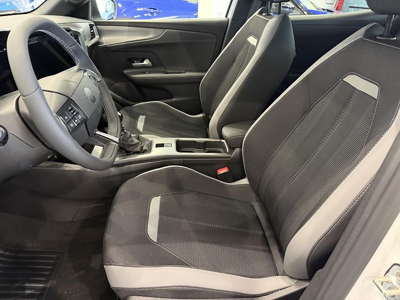 Opel Mokka (2026) GS 1.2 TURBO - fotka 7 z 16