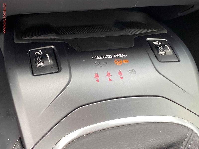 Toyota Avensis (2018) 2.0D-4D, ČR, Výhřev sed. - fotka 14 z 18
