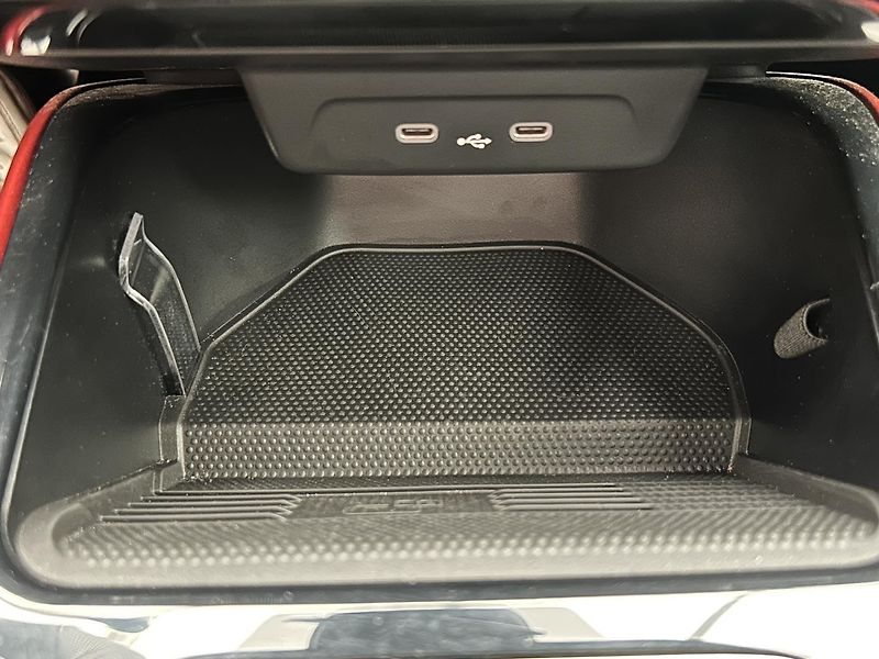 Škoda Fabia 1.0 TSI Monte Carlo - fotka 8 z 28