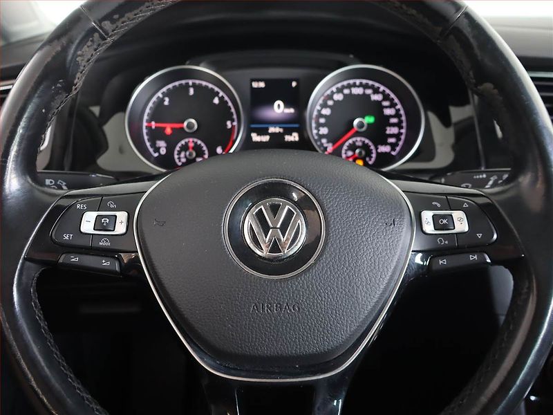 Volkswagen Golf (2017) 2.0 TDI, Automat, Kůže - fotka 16 z 21