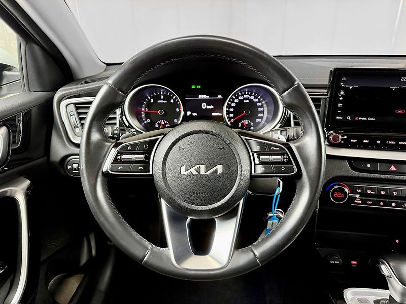 Kia Ceed CRDi 100KW 7DCT EXECUTIVE, LED - fotka 12 z 23