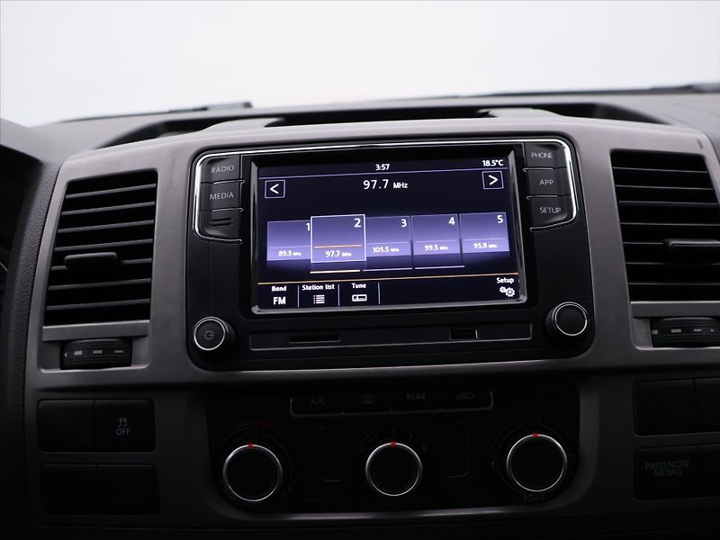Volkswagen Multivan 2,0 TDI 103KW 7 Míst - fotka 18 z 27