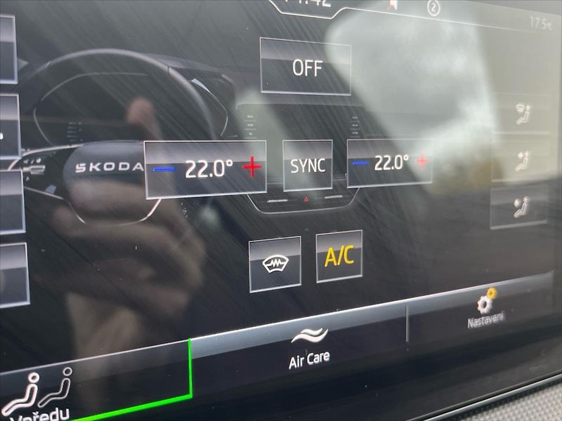 Škoda Fabia 1,5 TSi 110kW 7DSG MONTE CARLO - fotka 28 z 30