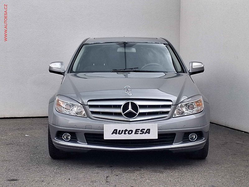 Mercedes-Benz Třídy C (2008) 2.5i C230, Elegance, TZ - fotka 2 z 18
