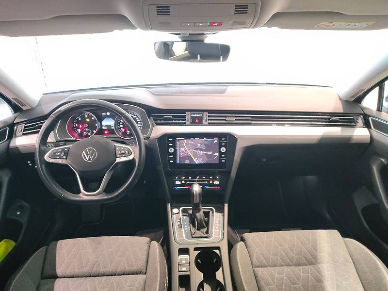 Volkswagen Passat Variant (2022) 2.0 TDI (110kW/150k) DSG, Busi - fotka 5 z 27