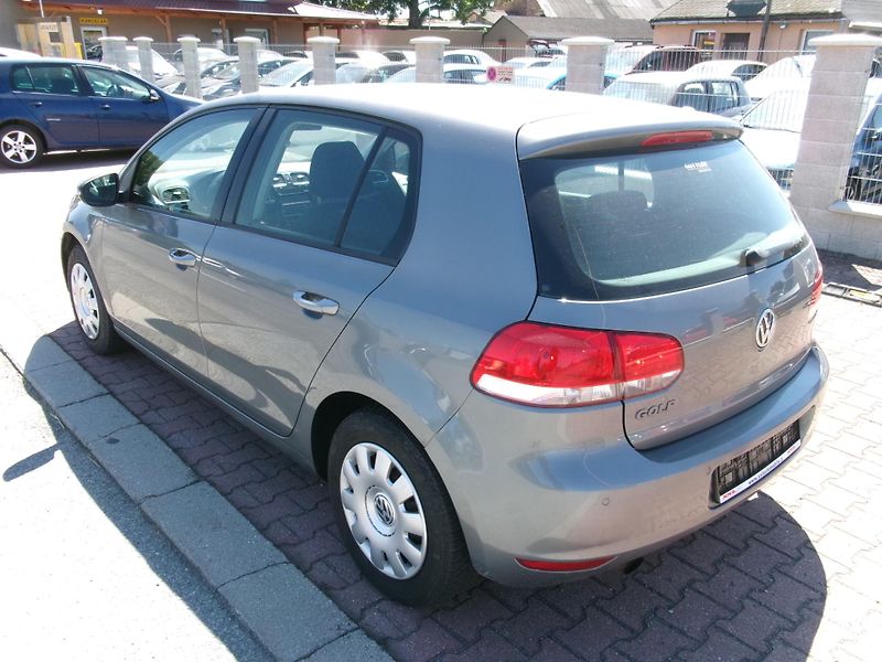 Volkswagen Golf (2010) 1,2TSI AUTOKLIMA - fotka 6 z 23