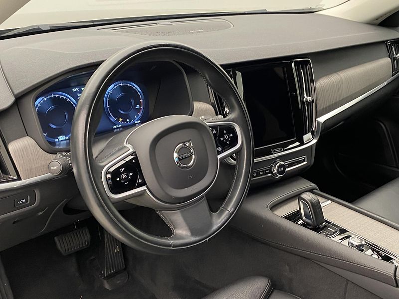 Volvo V90 CC B4 AWD MOMENTUM REZERVACE - fotka 19 z 53