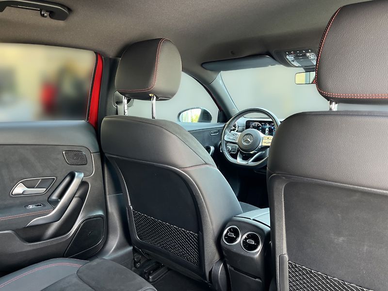 Mercedes-Benz Třídy A A-Třída 180d sedan AMG Line Ni - fotka 20 z 20