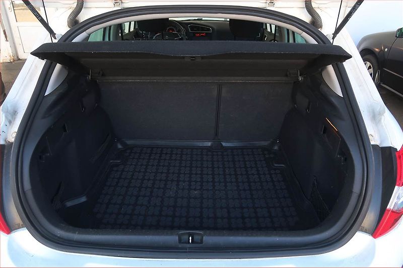 Citroën C4 (2012) 1.6 HDi, Tempomat - fotka 13 z 15