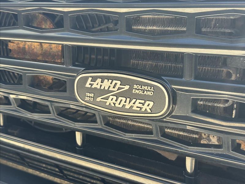 Land Rover Defender 2,2 110 TD4 STW Adventure ČR - fotka 22 z 25