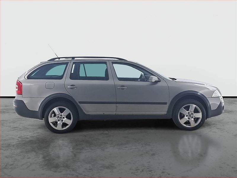 Škoda Octavia (2008) Scout 2.0 TDI, 4X4, Tažné - fotka 6 z 19