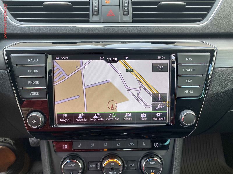Škoda Superb (2016) 2.0TDI, ČR, Kamera, kůže - fotka 20 z 20
