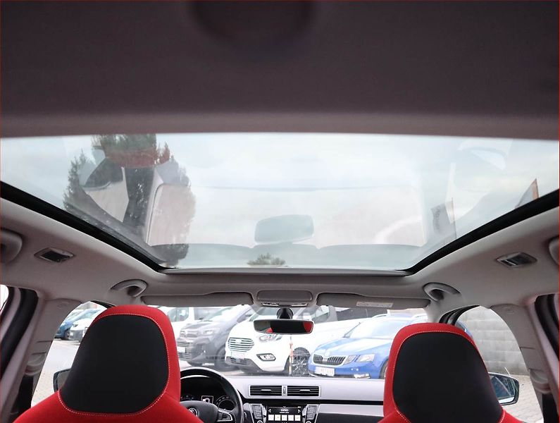 Škoda Fabia (2017) Monte Carlo 1.0 TSI, Navi - fotka 16 z 22